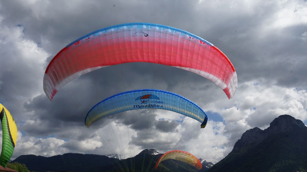 http://mosailes.free.fr/parapente/SIV2014/Zeta-Pawnee.jpg